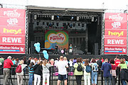 Vor der Bühne beim Happy Family 2009 (Foto: Martin Schmitz)